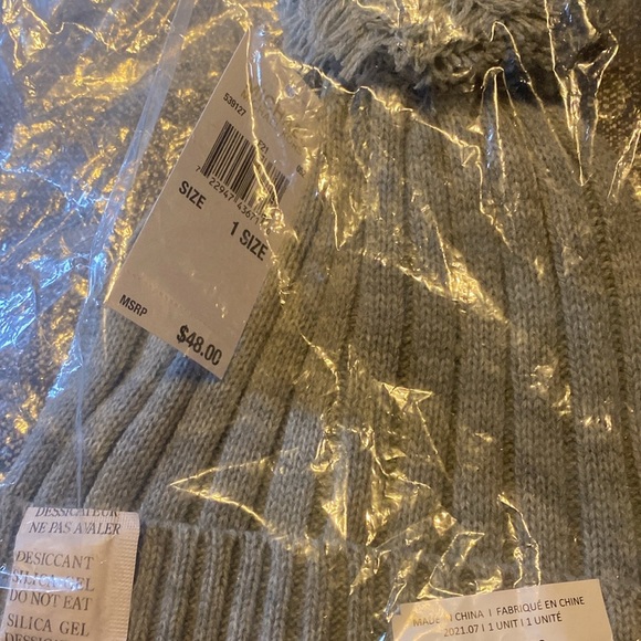 Gray Michael Kors hat. - Picture 4 of 4